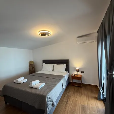 Diktamo Apartment